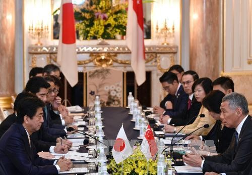 Japan und Singapur wollen bilaterale Beziehungen verstärken - ảnh 1